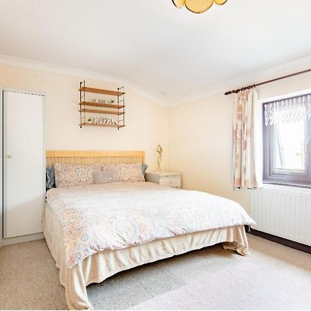 Spacious Room 2 Mins From Station Londyn Zewnętrze zdjęcie