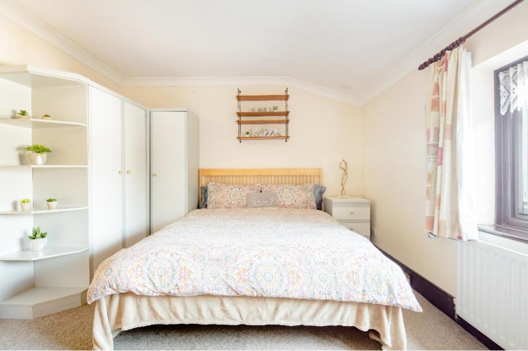 Spacious Room 2 Mins From Station Londyn Zewnętrze zdjęcie