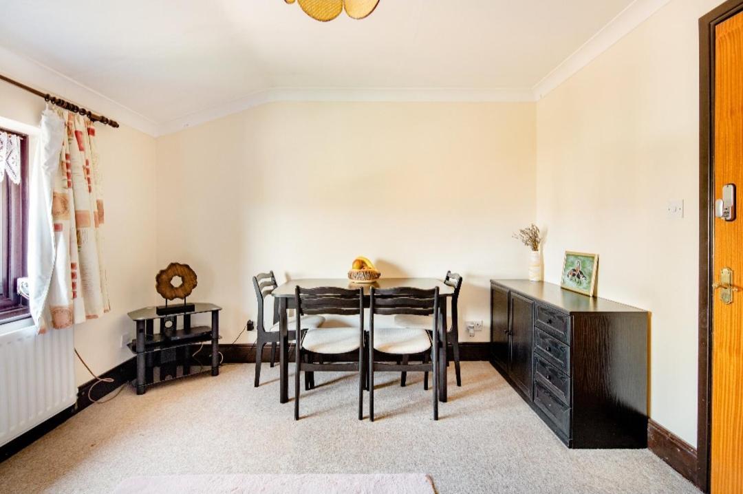 Spacious Room 2 Mins From Station Londyn Zewnętrze zdjęcie