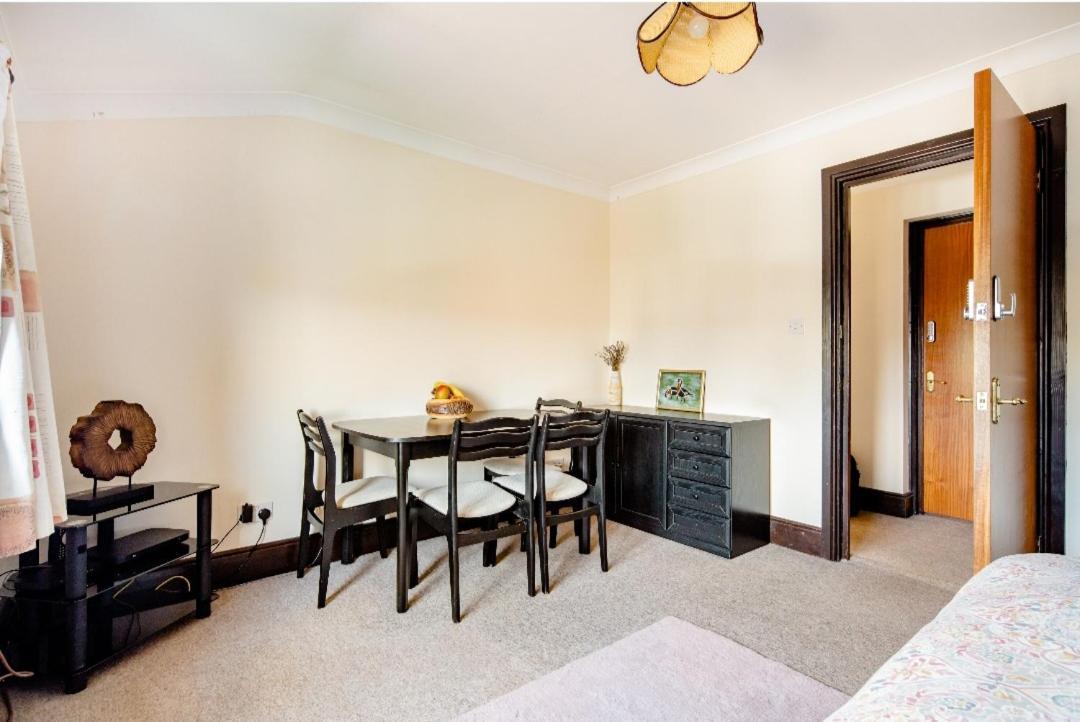 Spacious Room 2 Mins From Station Londyn Zewnętrze zdjęcie