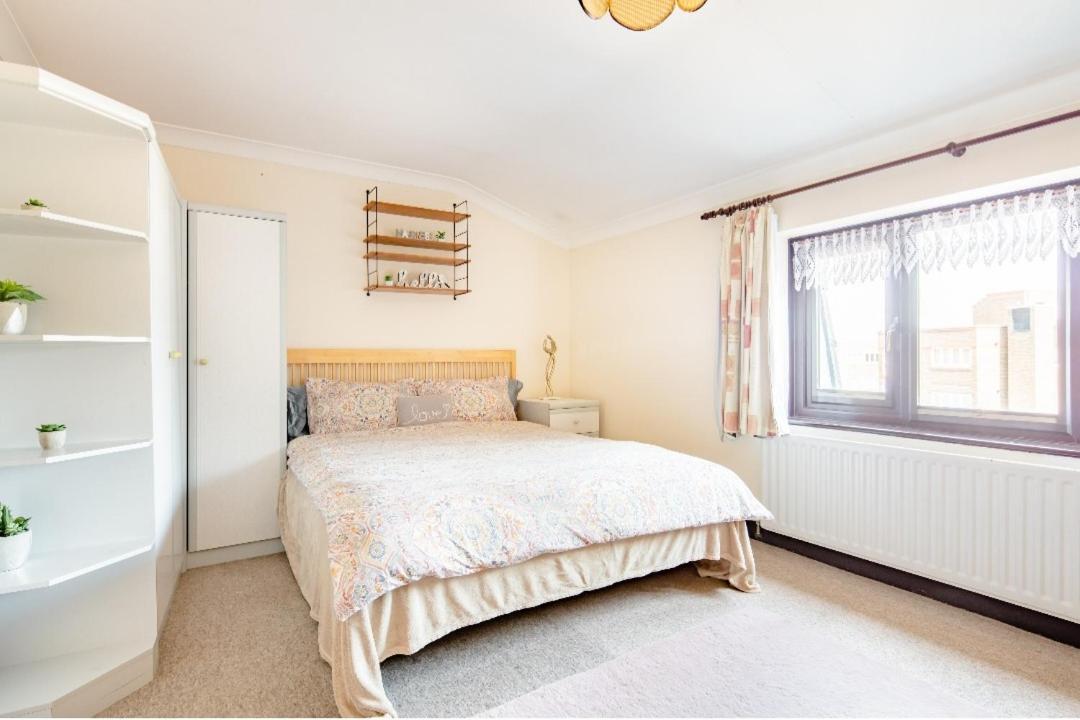 Spacious Room 2 Mins From Station Londyn Zewnętrze zdjęcie