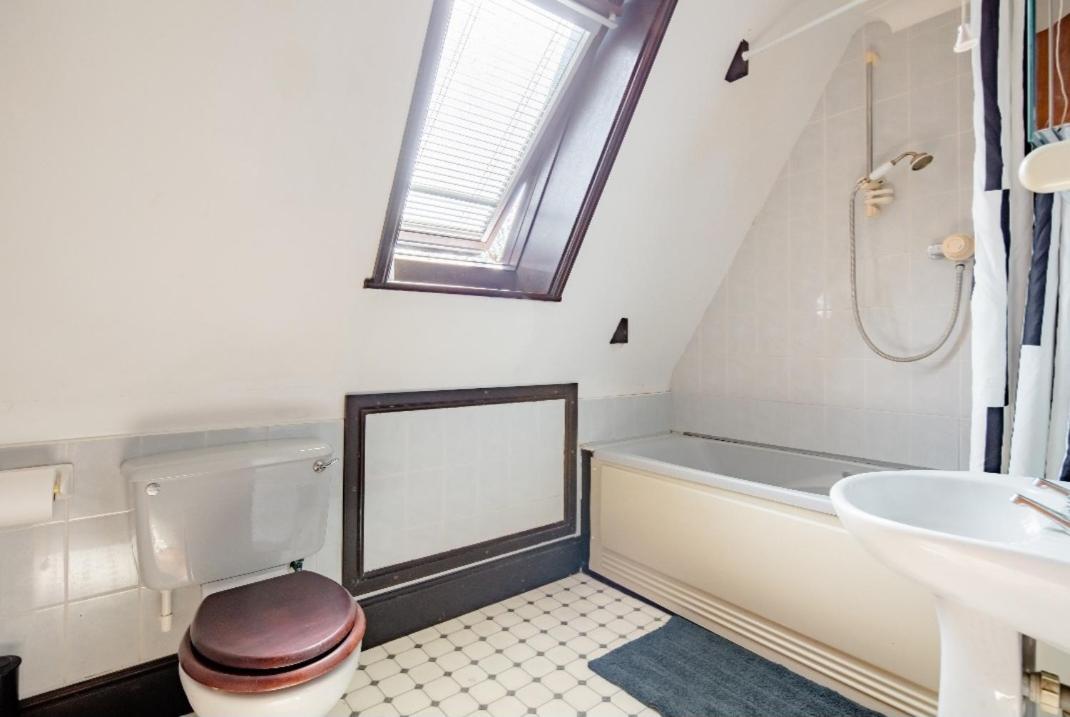 Spacious Room 2 Mins From Station Londyn Zewnętrze zdjęcie